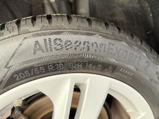 Toyota Corolla Touring Sports 1.8 VVT-i Hybrid Automaat picture 38