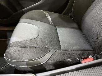 Volvo V-40 1.6 T2 Momentum Navi picture 33