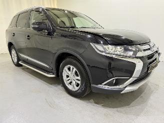 Vaurioauto  passenger cars Mitsubishi Outlander 2.0 Business Edition Aut. 2017/5