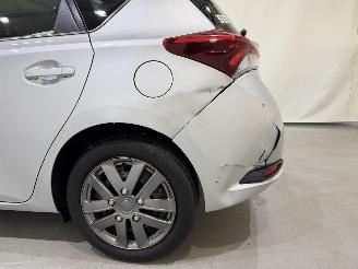 Toyota Auris HB 1.8 Hybrid Comfort Dynamic picture 26
