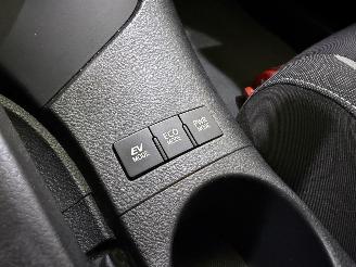Toyota Auris HB 1.8 Hybrid Comfort Dynamic picture 38
