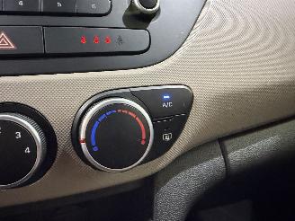 Hyundai I-10 1.0i i-Drive Airco picture 13