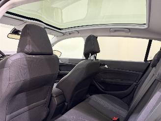 Peugeot 308 HB 1.2 PureTech Allure Pano picture 18