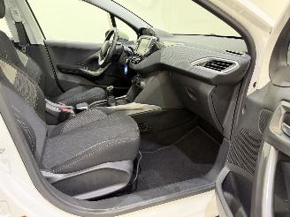 Peugeot 2008 1.2 PureTech 110 Allure picture 7