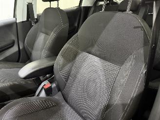 Peugeot 208 HB 1.2 Allure Navi/Clima/Pano picture 29
