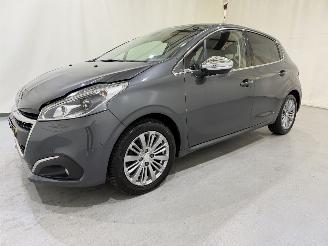 Peugeot 208 HB 1.2 Allure Navi/Clima/Pano picture 36