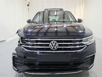 Volkswagen Tiguan R-Line 1.5 TSI DSG Pano Navi Memory-Seats picture 2