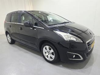 Voiture accidenté Peugeot 5008 1.2 PureTech Style 7p Bjr.2016 2016/6