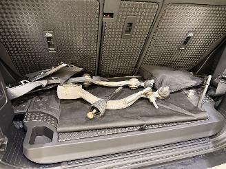 Land Rover Defender 90 D200 S 3.0 MHEV Hybride picture 11