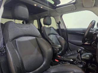 Mini Cooper Chili Serious Business 5.Drs Pano Airco Leder picture 22