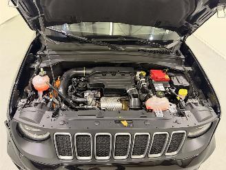 Jeep Renegade 4xe 190 Plug-in-Hybrid Electric Summum picture 14