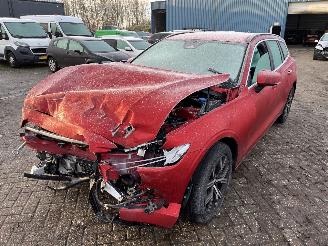 Coche accidentado Volvo V-60 2.0 B3  Automaat   ( 5700 Km ) 2022/10