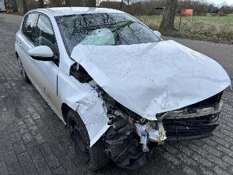 Peugeot 308 1.2 PureTech  5 Drs picture 3