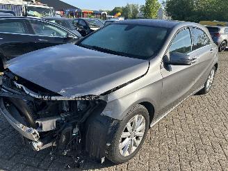 skadebil auto Mercedes A-klasse 180 Ambition   (  78821 Km ) 2016/5