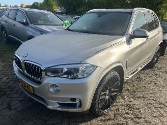 krockskadad bil auto BMW X5 xDrive 35i High Executive  Automaat 2015/2