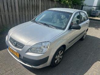 krockskadad bil auto Kia Rio 1.4  X-pect   5 Drs 2007/4
