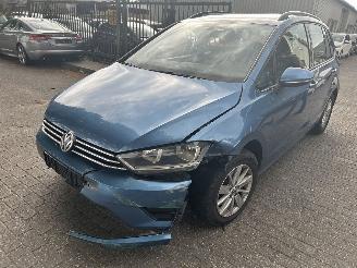 Damaged car Volkswagen Golf Sportsvan 1.6 TDI  Comfortline 2014/11