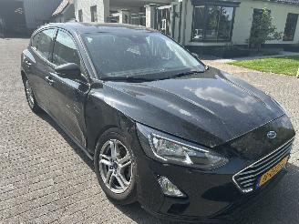 Ford Focus 1.0 EcoBoost Trend Edition Business   5 Drs picture 3