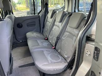 Renault Kangoo 1.6 -16 V  Expression Automaat  ( 5 persoons ) picture 7