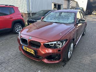 krockskadad bil auto BMW 1-serie 118i   Automaat 2017/12