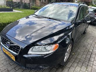 krockskadad bil auto Volvo V-70 1.6  T4  Automaat Limited Edition 2012/1