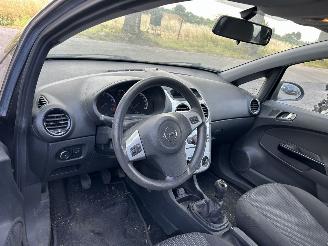 Opel Corsa 1.2 - 16 V    3 drs picture 8