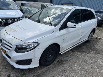 skadebil auto Mercedes B-klasse 220 D  Automaat 2018/11