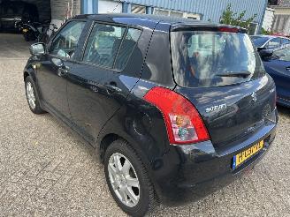 Suzuki Swift 1.3     5 Drs picture 6