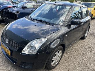 Suzuki Swift 1.3     5 Drs picture 1