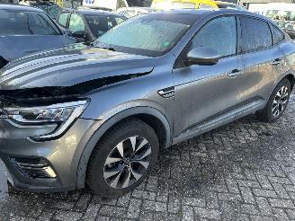 Auto incidentate Renault Arkana 1.6  E-Tech Hybrid  Automaat 2022/10