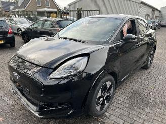 krockskadad bil auto Ford Puma Gen-E  44 kWh  ( Nieuw prijs 35000,00 ) 2025/10