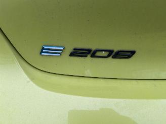 Peugeot e-208 EV Style   50 kWh  Automaat   ( Nieuw Prijs 37000,00 ) picture 7