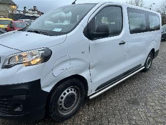 Avarii autoturisme Peugeot Expert Electrisch   Automaat  9 persoons 2023/9