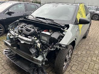 krockskadad bil auto Toyota Aygo X  1.0 VVT-I  MT Pulse 2024/12