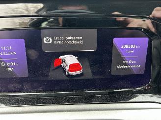 Volkswagen Golf 2.0 TDI  Style  ( panoramadak )  5 Drs picture 14