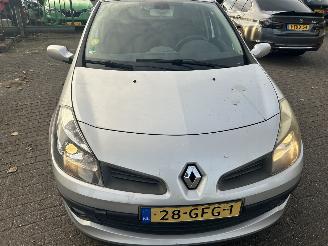 Renault Clio Estate 1.2 TCE Dynamique picture 2