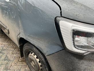 Renault Master RT  T35  2.3 DCI  L3 Bakwagen  Automaat picture 3