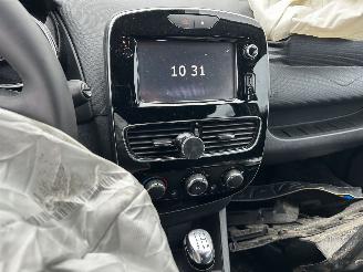 Renault Clio 0.9 TCE   5 drs picture 8