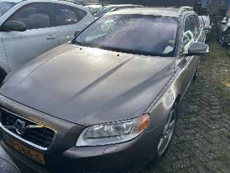 Volvo V-70 2.0  D3 picture 1