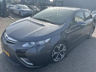 damaged passenger cars Opel Ampera 1.4 Automaat 2012/10