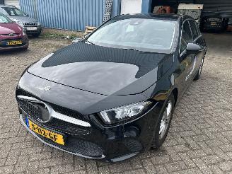 skadebil auto Mercedes A-klasse 180 Business Solution AMG 2021/11