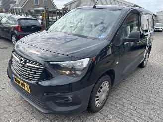 krockskadad bil bedrijf Opel Combo 1.5 CDTI  Edition   ( 55638 Km ) 2022/5
