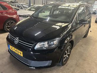krockskadad bil auto Volkswagen Touran 2.0 TDI  Automaat  7 Persoons 2013/6