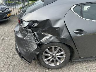 Mazda 3 2.0 SkyActive-G  Hybrid picture 4