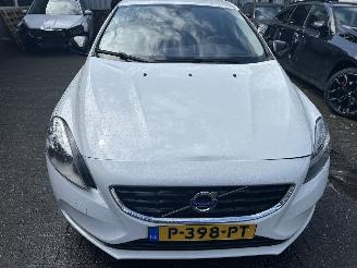 Volvo V-40 T2   2.0 Ltr picture 2