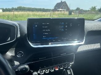 Peugeot 2008 1.2 PureTech  Allure Pack picture 10