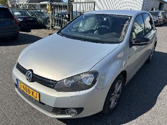 Vaurioauto  passenger cars Volkswagen Golf 1.2 TSI   5 drs 2012/9