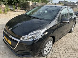skadebil auto Peugeot 208 1.2 PureTech  5 drs  ( 63491 KM ) 2018/5