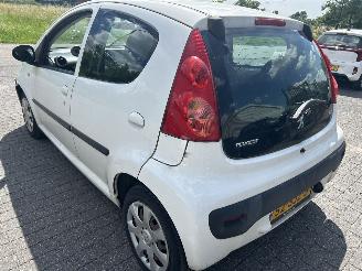 Peugeot 107 1.0 picture 5
