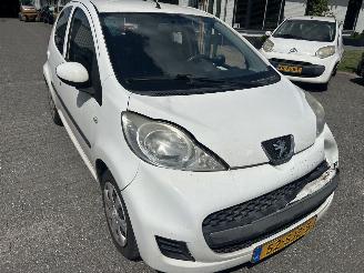 Peugeot 107 1.0 picture 3